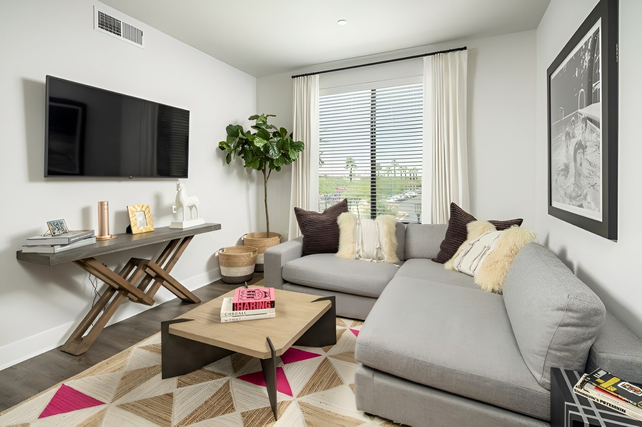 Arts District Apartments photo 3